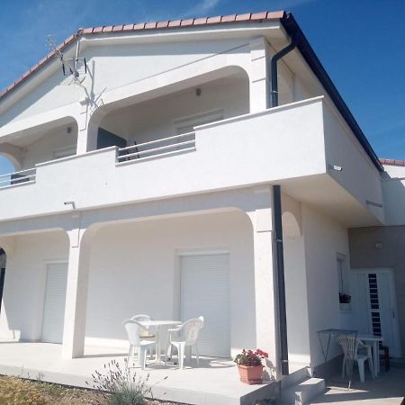 Apartmani Sol Vlasici Pag Town Exterior foto
